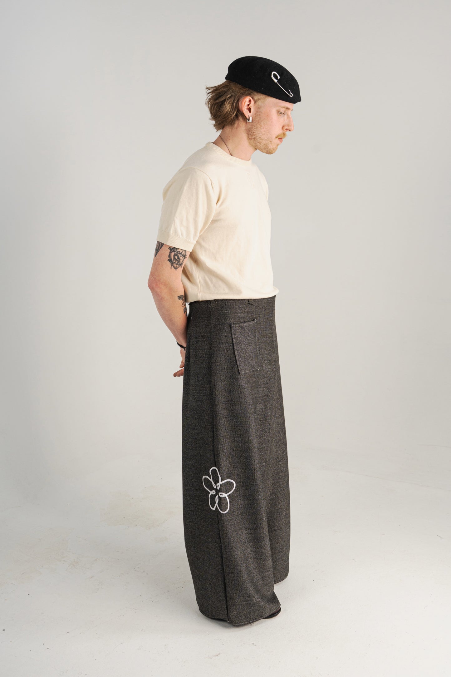PANTALON LARGE GRIS
