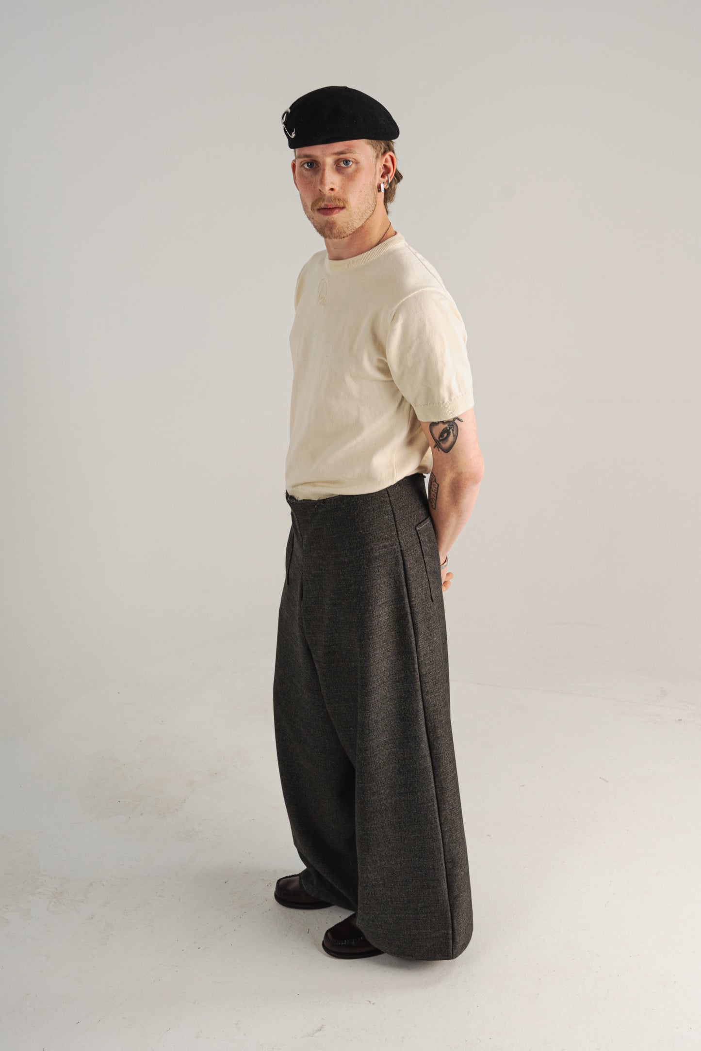 PANTALON LARGE GRIS