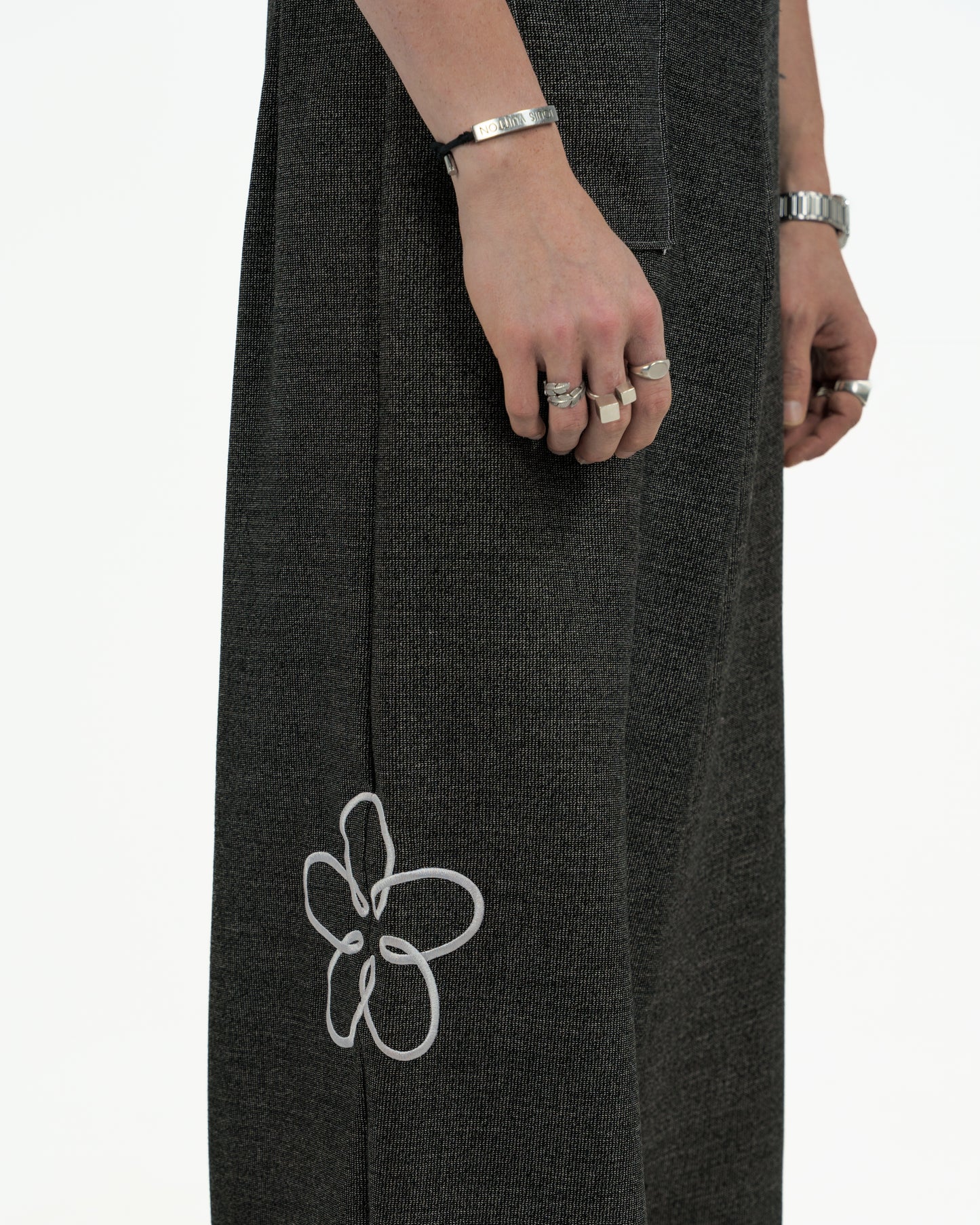 PANTALON LARGE GRIS